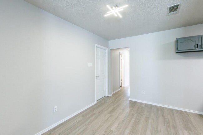 Building Photo - 2507 109th St