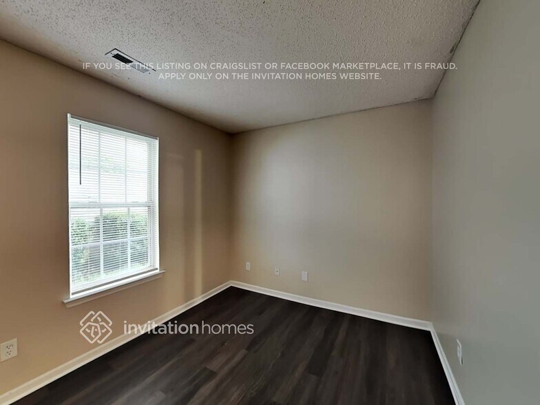 Building Photo - 1707 Oakdale Green Dr