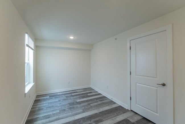 Building Photo - 3209 Spring Garden St