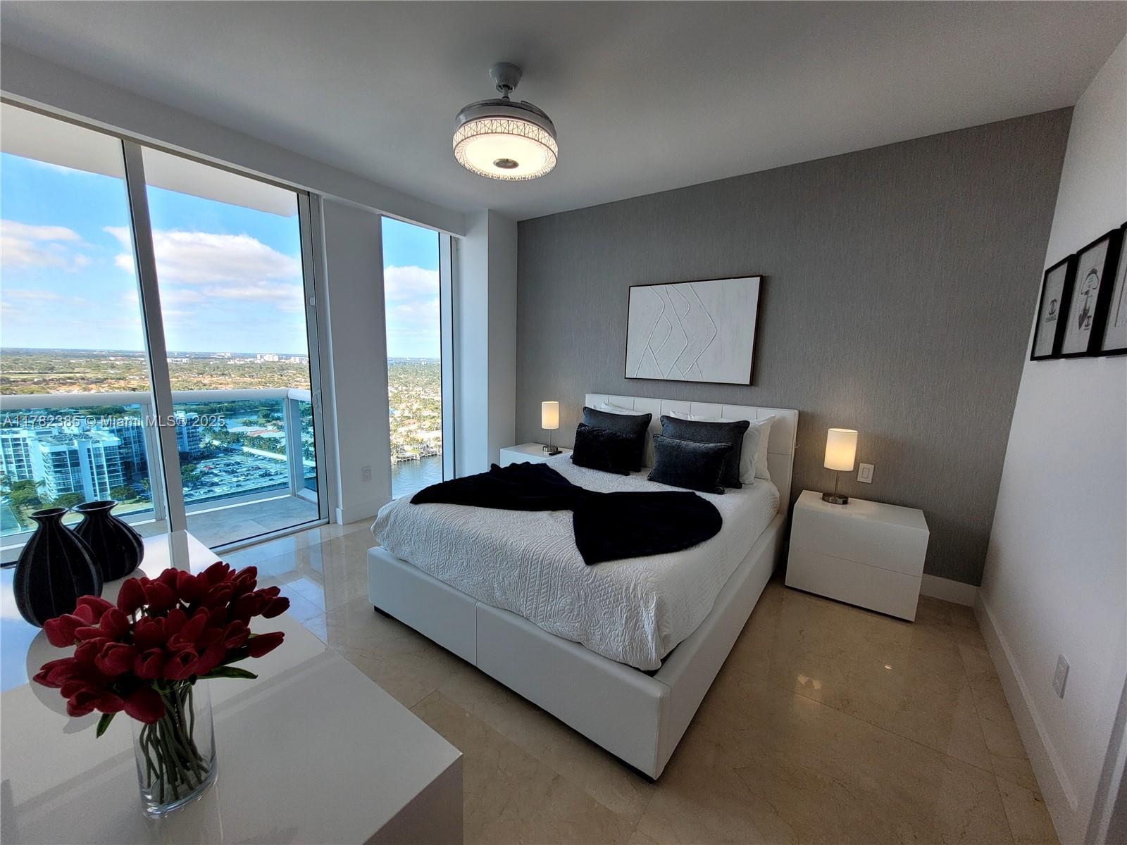 Building Photo - 2711 S Ocean Dr