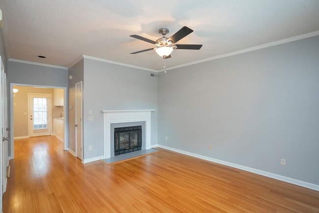 Building Photo - 127 Lakebrink Dr
