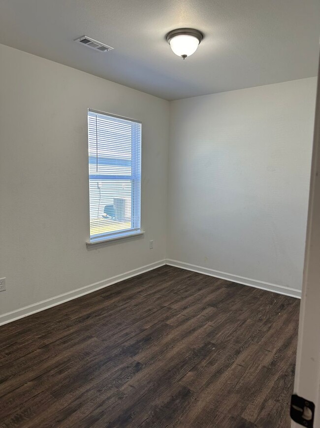 Building Photo - Newly built 3 bedroom, 2 bathroom duplex w...