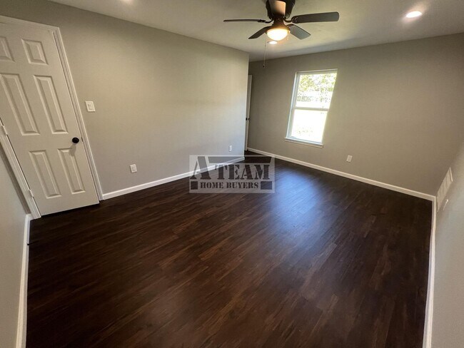 Building Photo - Remodeled 2 Bed 1 Bath in Mabank