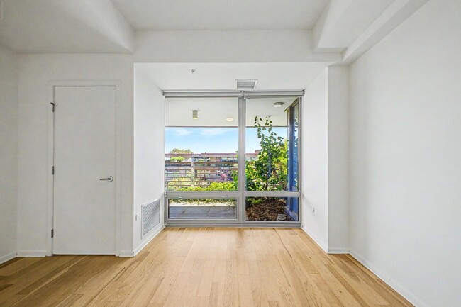 Building Photo - 7151 E Rancho Vista Dr