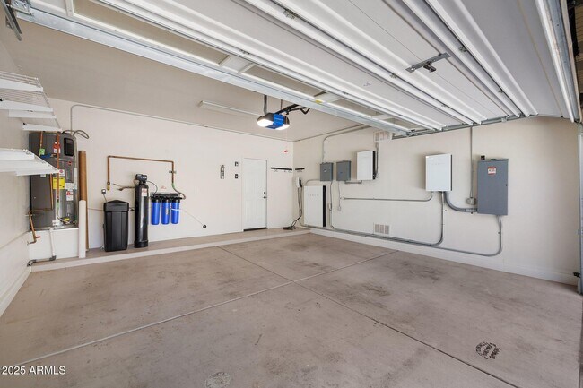 Building Photo - 3437 E Mesquite St
