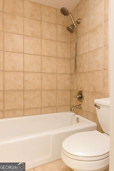 Building Photo - 2479 Peachtree Rd NE