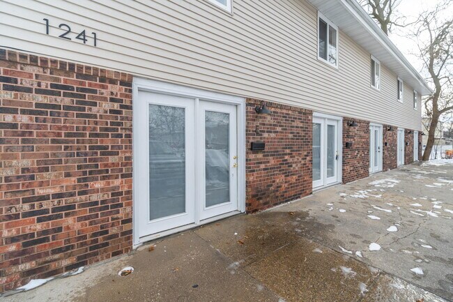 Building Photo - 1241 33rd St