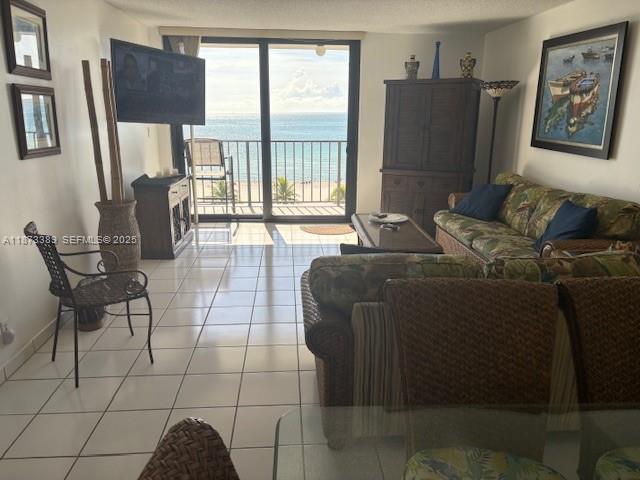 Building Photo - 2625 Collins Ave