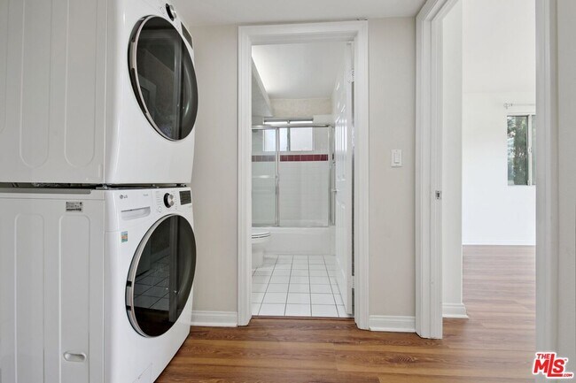 Building Photo - 12010 Texas Ave