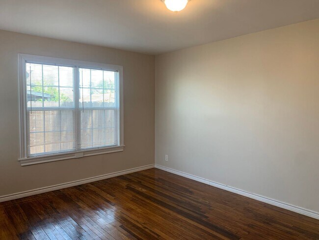 Building Photo - 2 br, 1 bath House - 4205 Avalon Street