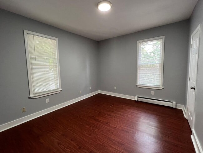 Building Photo - 677 Elm St