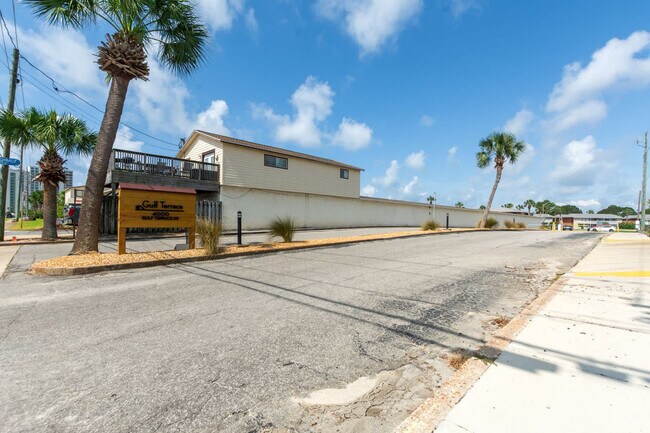 Building Photo - 4000 Gulf Terrace Dr