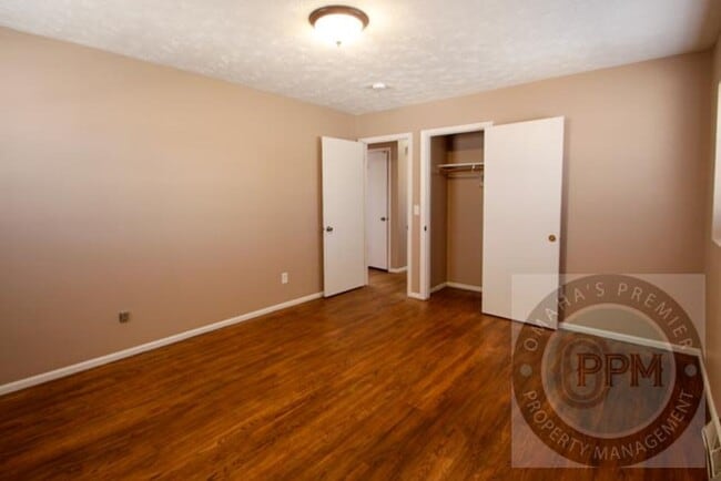 Building Photo - Charming 6 Bed 2 Bath Home Near the Offutt