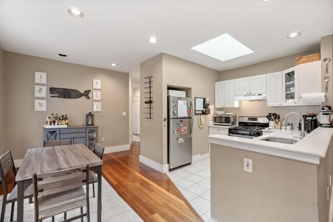 Building Photo - 31 Regent St