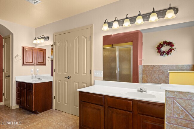 Building Photo - 6032 Valle Espanola Ln