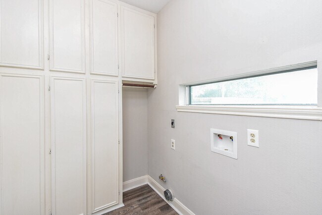 Building Photo - 3030 Great Lakes Ave