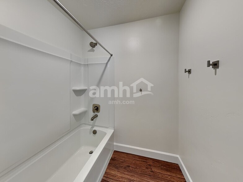 Building Photo - 1273 N Rickshaw Ln