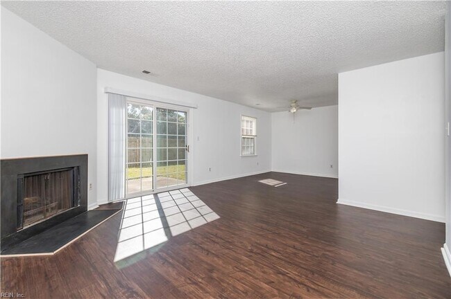 Building Photo - 908 Vincent Ct