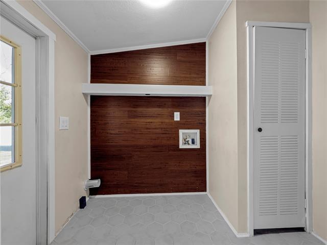 Building Photo - 401 Barker St