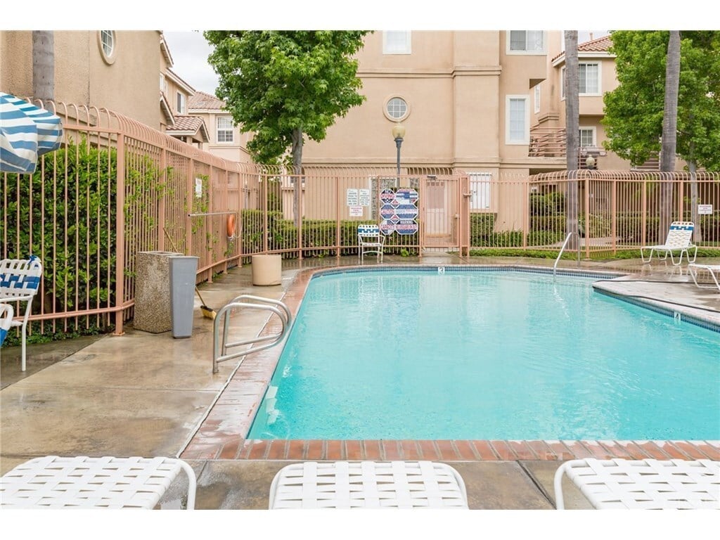 Building Photo - 14043 Lemoli Ave