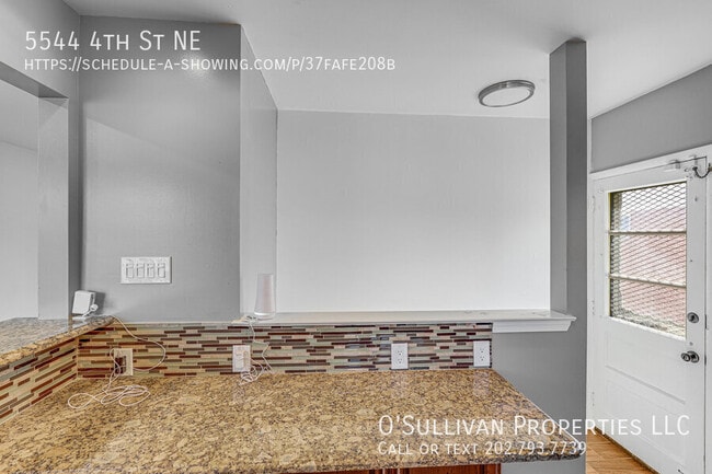 Building Photo - 5544 4th St NE