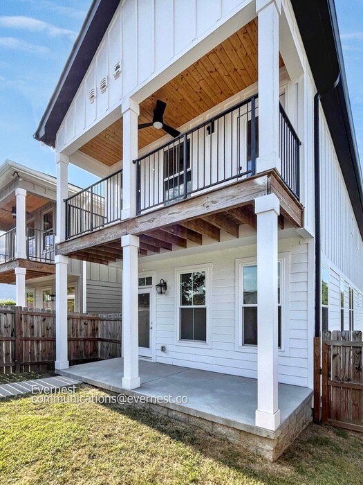 Building Photo - 1107 Walsh St