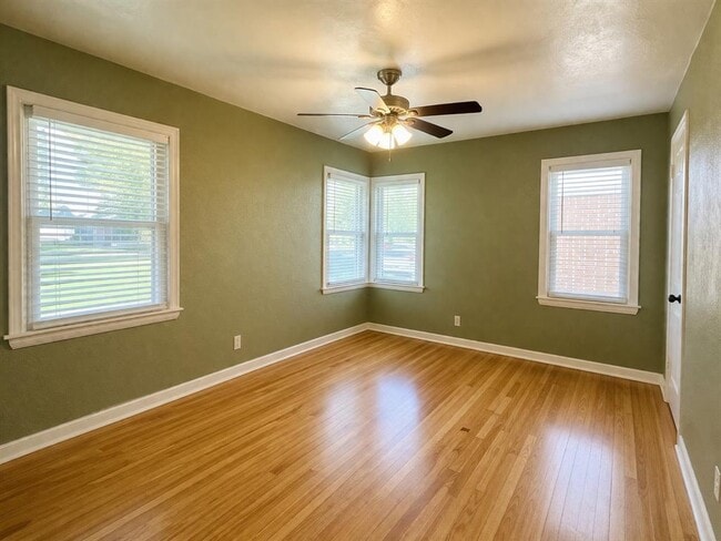 Building Photo - 2216 Downing St