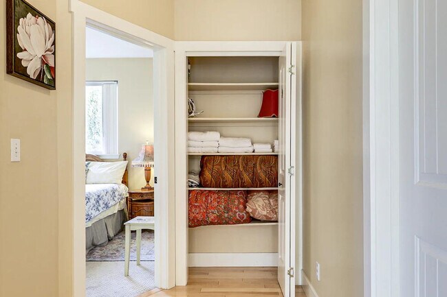 Building Photo - 158 Sierra Pl