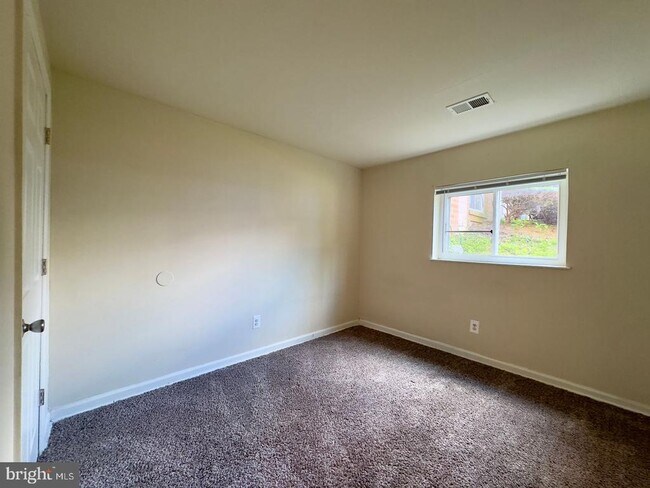 Building Photo - 3522 Beech Ave