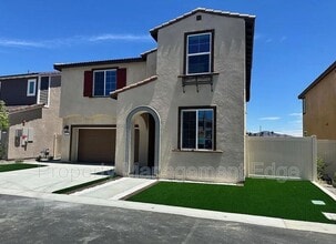 Building Photo - 30460 Arroyo Spgs St