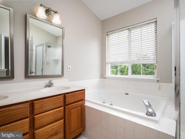 Building Photo - 3766 Tonbridge Pl