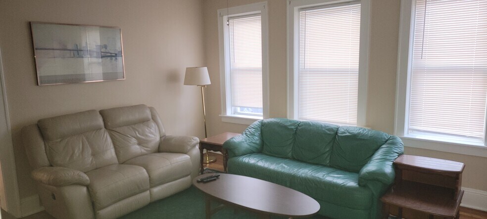 Building Photo - 15 N Jay St