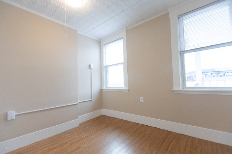 Building Photo - 150 Main St