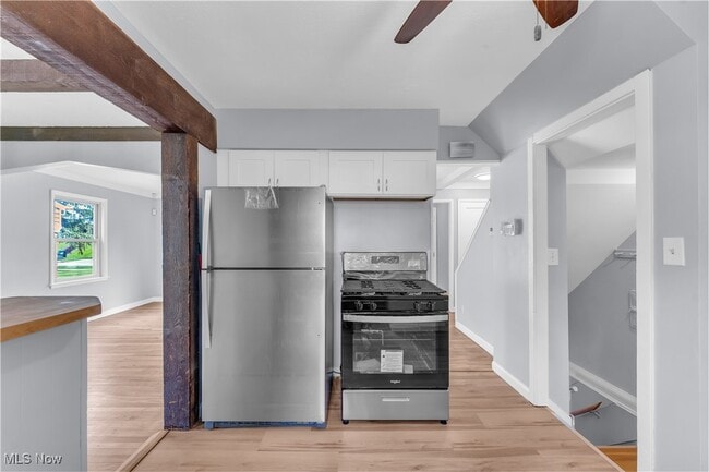Building Photo - 24571 Hawthorne Dr