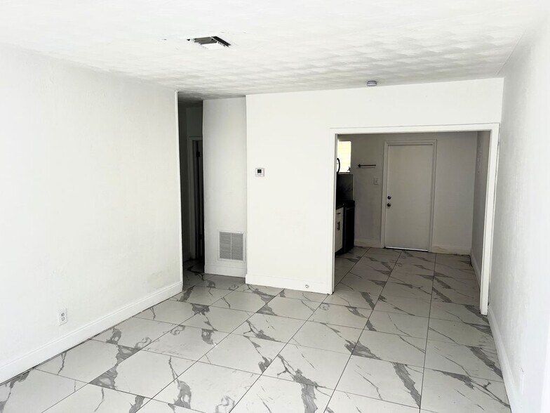 Building Photo - 2226 Cody St