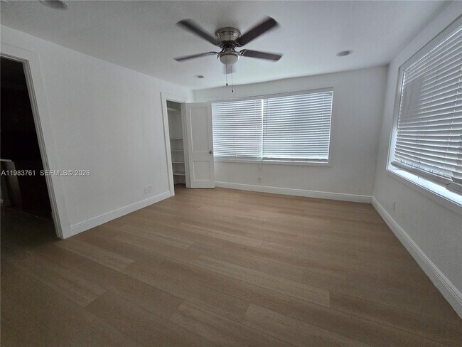 Building Photo - 223 S 17th Ave