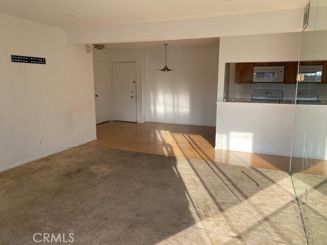 Building Photo - 5460 White Oak Ave