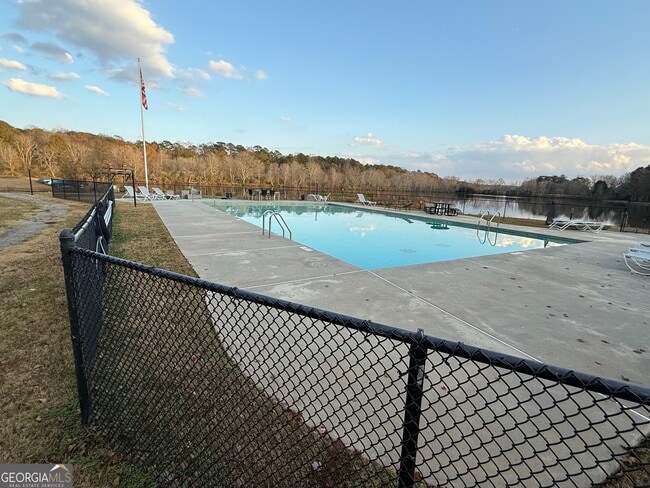 Building Photo - 20 Fairway Ln