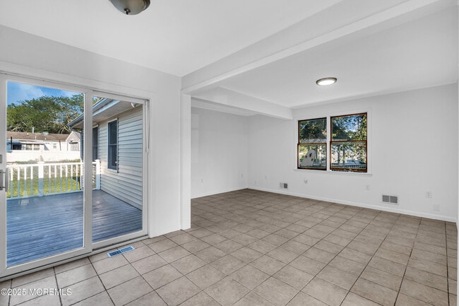 Building Photo - 879 Egret Dr