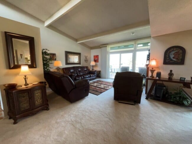 Building Photo - Looking for serenity? This is it! The outs...