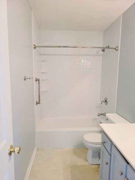 Building Photo - 114 Wild Fern Ct