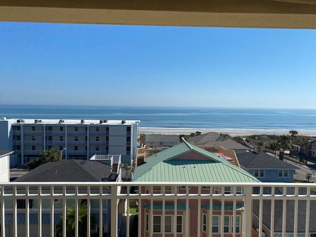 Building Photo - Fabulous Ocean Views!