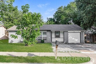 Building Photo - 3 BR/1BA | Updated Single Family Home | 1-Car Garage  | Large Backyard!