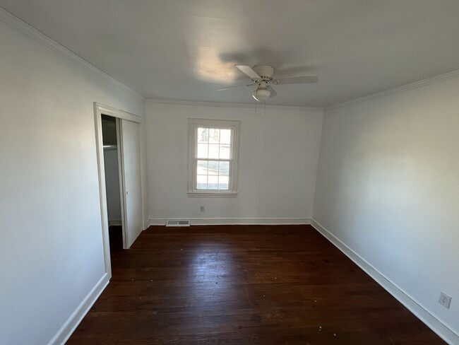 Building Photo - 609 W Greer St