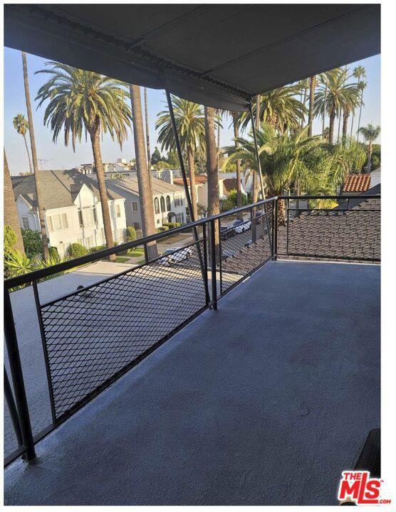 Building Photo - 435 S Palm Dr