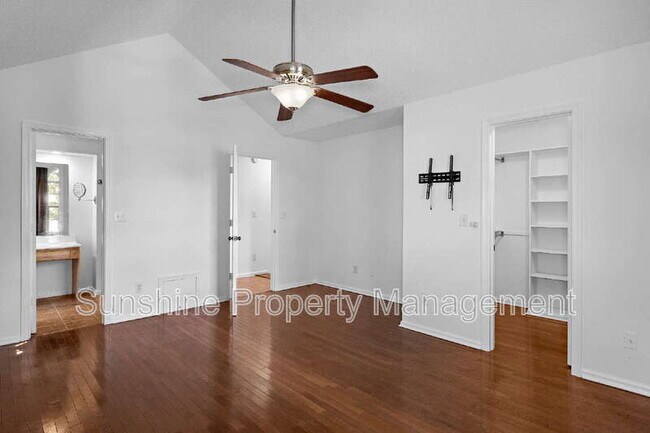 Building Photo - 4829 Shallowford Cir