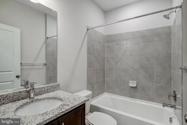 Building Photo - 721 Courier Ln