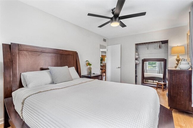 Building Photo - 6190 36th Ave N