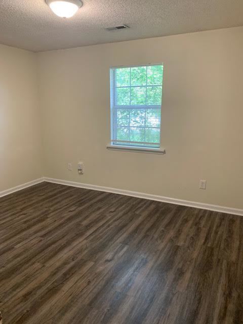 Building Photo - "Charming 2-Bed, 2-Bath Duplex in Wintervi...