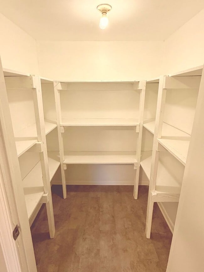 Building Photo - 3 Bedroom House